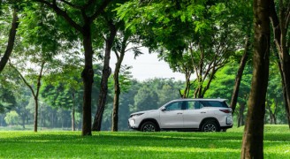 Bán ra hơn một năm, vì sao Toyota Fortuner Legender vẫn hút khách?